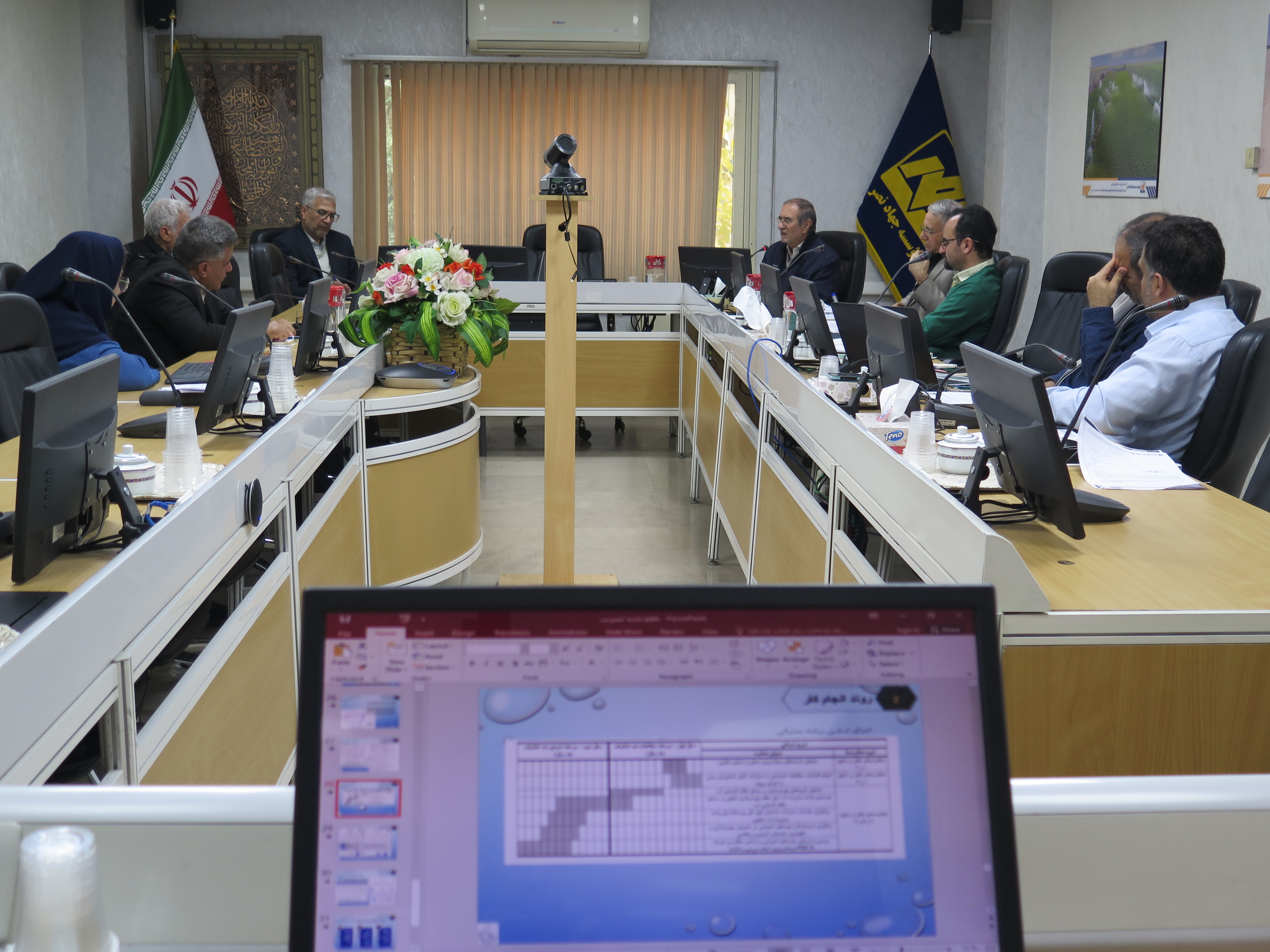 جلسه با  شرکت های مهندسین مشاور آب خاک تهران و پژوهاب برگزار گردید.